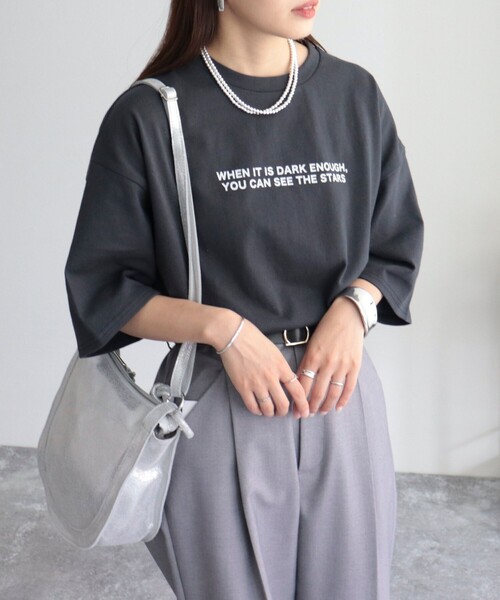 fredy emue(フレディエミュ)の「ちびロゴ5分袖Tシャツ(Tシャツ/カットソー・レディース・チャコールグレー/オフホワイト/ブラウン・38)」の7枚目の写真