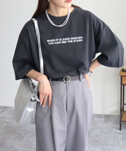 fredy emue(フレディエミュ)の「ちびロゴ5分袖Tシャツ(Tシャツ/カットソー・レディース・チャコールグレー/オフホワイト/ブラウン・38)」の9枚目の写真