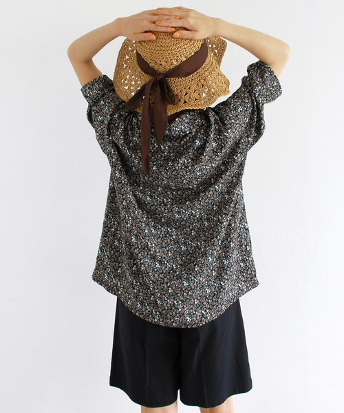 Crisp（クリスプ）の「花柄オーバーシャツ（シャツ/ブラウス・レディース・ブラック/ブルー/イエロー・FREE）」の9枚目の写真