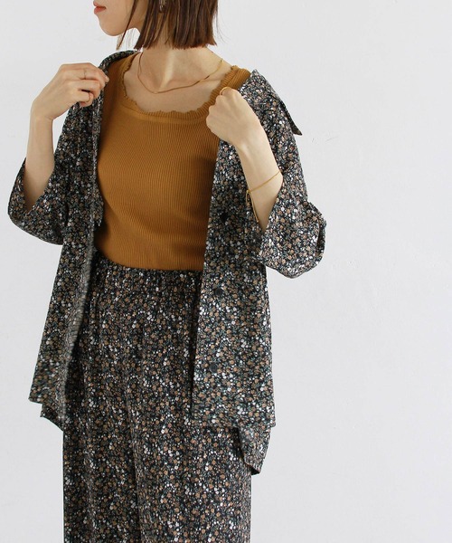 Crisp（クリスプ）の「花柄オーバーシャツ（シャツ/ブラウス・レディース・ブラック/ブルー/イエロー・FREE）」の12枚目の写真