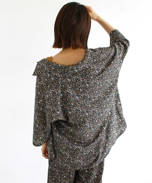 Crisp（クリスプ）の「花柄オーバーシャツ（シャツ/ブラウス・レディース・ブラック/ブルー/イエロー・FREE）」の13枚目の写真