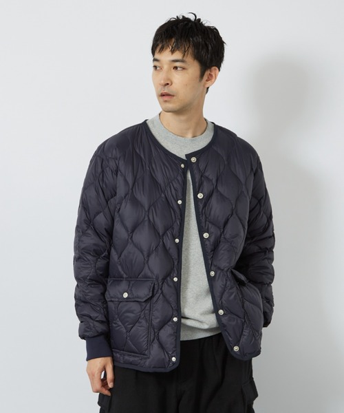 TAION（タイオン）の「【TAION / タイオン】MILITARY OVER SIZE CREW NECK JKT【UNISEX】ミリタリー オーバーサイズ クルーネック ダウンジャケット/TAION-104LSBPML-1（ダウンジャケット/コート・メンズ・セージグリーン/ブラック/カーキ/ダークネイビー/オフホワイト/チャコールグレー・M/L/XL）」の6枚目の写真