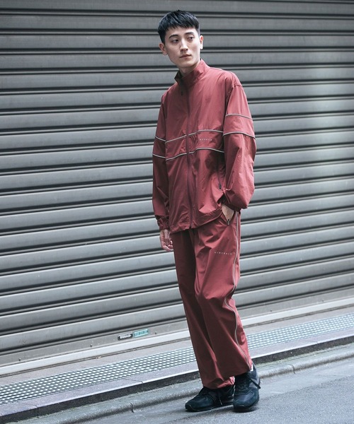 NUMERALS（ヌメラルズ）の「[NUMERALS]パイピングトラックパンツ（その他パンツ・メンズ・チャコール/ボルドー・MEDIUM/LARGE）」の5枚目の写真