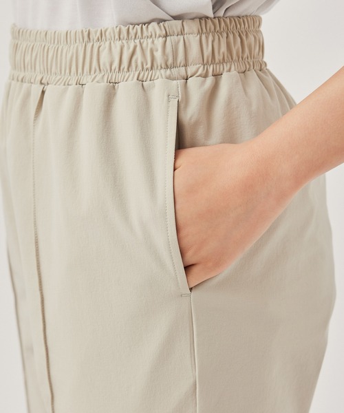 NERGY(ナージー)の「【UV】ストレッチ美脚パンツ(その他パンツ・レディース・ベージュ/ブラック・M/S)」の6枚目の写真