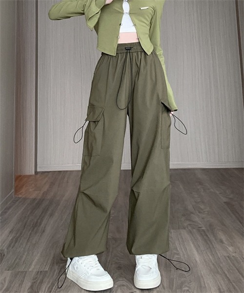 FREE STYLISTS(フリー スタイリスト)の「サイドポケット裾ドローコードワイドカーゴパンツ(カーゴパンツ・レディース・チャコールグレー/ブラック/カーキ/カーキオリーブ/レッド・2XL/XL/M/S/L)」の21枚目の写真