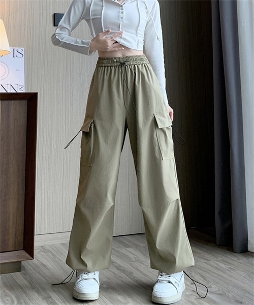 FREE STYLISTS(フリー スタイリスト)の「サイドポケット裾ドローコードワイドカーゴパンツ(カーゴパンツ・レディース・チャコールグレー/ブラック/カーキ/カーキオリーブ/レッド・2XL/XL/M/S/L)」の13枚目の写真
