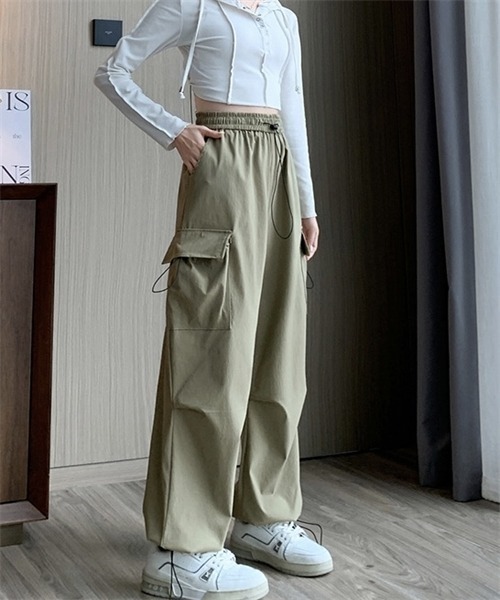 FREE STYLISTS(フリー スタイリスト)の「サイドポケット裾ドローコードワイドカーゴパンツ(カーゴパンツ・レディース・チャコールグレー/ブラック/カーキ/カーキオリーブ/レッド・2XL/XL/M/S/L)」の17枚目の写真