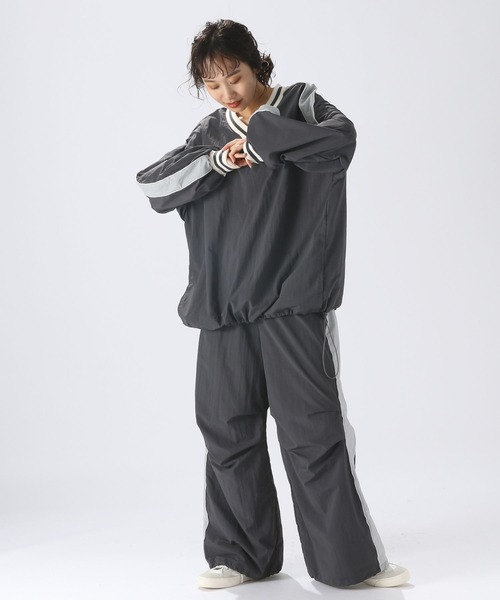 niko and...（ニコアンド）の「ナイロンラインゲームパンツ（その他パンツ・レディース・チャコール/レッド/アイボリー・FREE）」の4枚目の写真