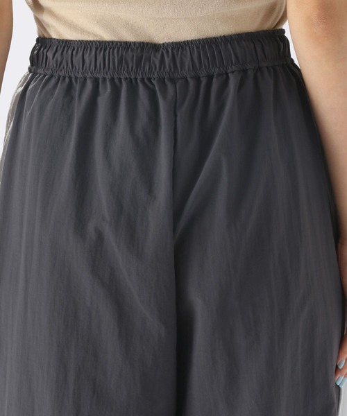 niko and...（ニコアンド）の「ナイロンラインゲームパンツ（その他パンツ・レディース・チャコール/レッド/アイボリー・FREE）」の16枚目の写真