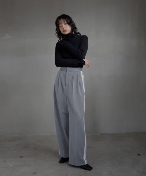 hellam（へラム）の「TRツイル/ピンストライプサイドラインタックパンツ（スラックス・レディース・ブラック/グレー/グレイッシュベージュ/グレー系・FREE）」の18枚目の写真