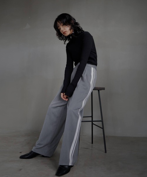 hellam（へラム）の「TRツイル/ピンストライプサイドラインタックパンツ（スラックス・レディース・ブラック/グレー/グレイッシュベージュ/グレー系・FREE）」の19枚目の写真