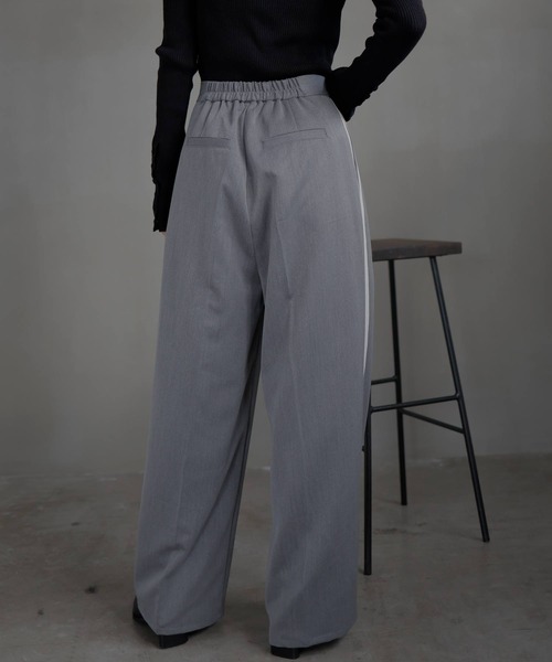 hellam（へラム）の「TRツイル/ピンストライプサイドラインタックパンツ（スラックス・レディース・ブラック/グレー/グレイッシュベージュ/グレー系・FREE）」の20枚目の写真