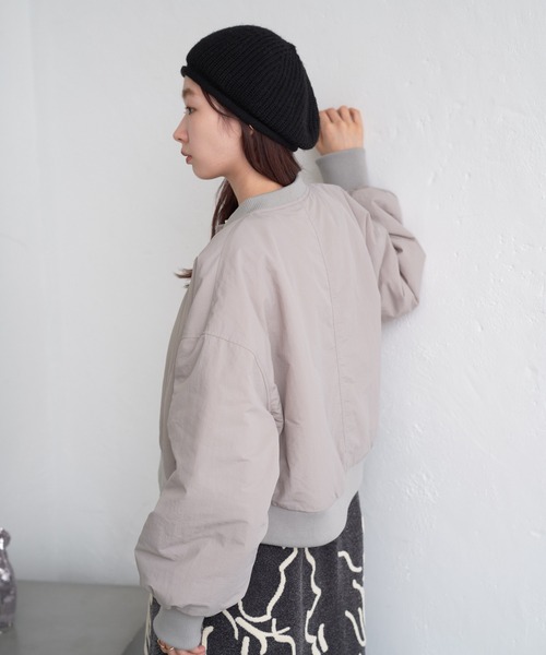 Kastane(カスタネ)の「【S.Lサイズ】ナイロンMA-1ブルゾン(MA-1・レディース・ライトグレー/サックスブルー/ブラック・S/L)」の9枚目の写真