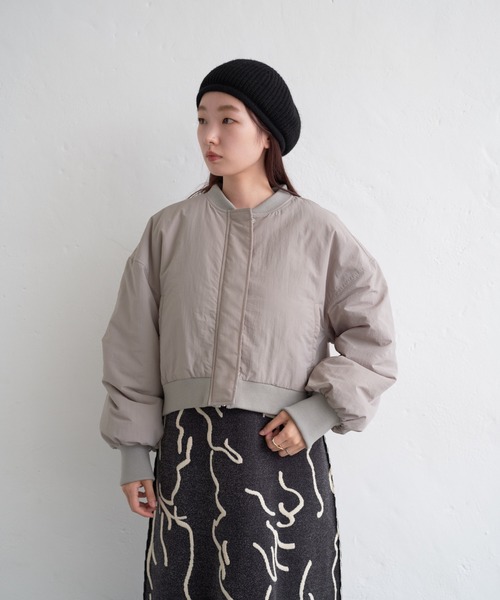 Kastane(カスタネ)の「【S.Lサイズ】ナイロンMA-1ブルゾン(MA-1・レディース・ライトグレー/サックスブルー/ブラック・S/L)」の10枚目の写真