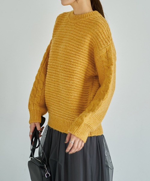 STYLE DELI（スタイルデリ）の「袖だけケーブル編みニットプルオーバー（ニット/セーター・レディース・ダークブラウン/イエロー・FREE）」の6枚目の写真
