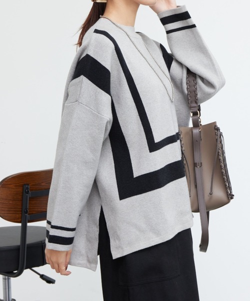 Chez toi（シェトワ）の「配色ラインポンチョニット（ニット/セーター・レディース・ブラック/グレー/ブルー・FREE）」の5枚目の写真