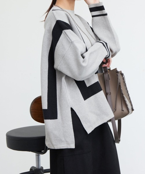 Chez toi（シェトワ）の「配色ラインポンチョニット（ニット/セーター・レディース・ブラック/グレー/ブルー・FREE）」の6枚目の写真