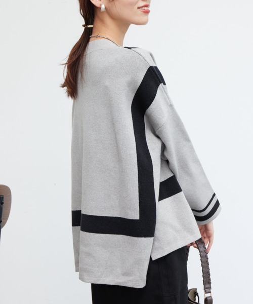 Chez toi（シェトワ）の「配色ラインポンチョニット（ニット/セーター・レディース・ブラック/グレー/ブルー・FREE）」の7枚目の写真