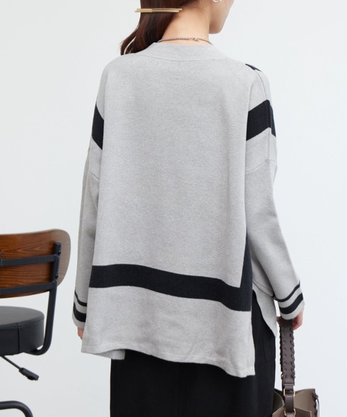 Chez toi（シェトワ）の「配色ラインポンチョニット（ニット/セーター・レディース・ブラック/グレー/ブルー・FREE）」の8枚目の写真