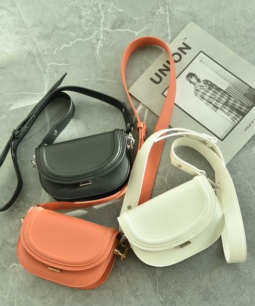 INTERPLANET(インタープラネット)の「ワイドベルトミニショルダーバッグ(ショルダーバッグ・レディース・ブラック/ホワイト/オレンジ・フリー)」の3枚目の写真