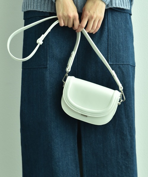 INTERPLANET(インタープラネット)の「ワイドベルトミニショルダーバッグ(ショルダーバッグ・レディース・ブラック/ホワイト/オレンジ・フリー)」の7枚目の写真