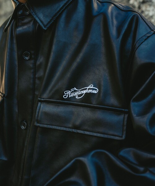 NineMicrophones（ナインマイクロフォンズ）の「FAKE LEATHER SHIRT JKT（シャツ/ブラウス・メンズ・ブラック・MEDIUM/LARGE）」の3枚目の写真