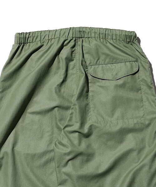 BEAMS PLUS(ビームスプラス)の「BEAMS PLUS / ナイロン マイクロメッシュ ミリタリー オーバーパンツ(その他パンツ・メンズ・オリーブ/ネイビー・L/M/S/XL)」の16枚目の写真