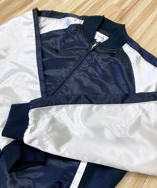 TopIsm（トップイズム）の「袖配色切替 無地 サテンスカジャン（スカジャン・メンズ・ダークグリーン/ブラック/ブルー/ネイビー・L/M/XL）」の6枚目の写真