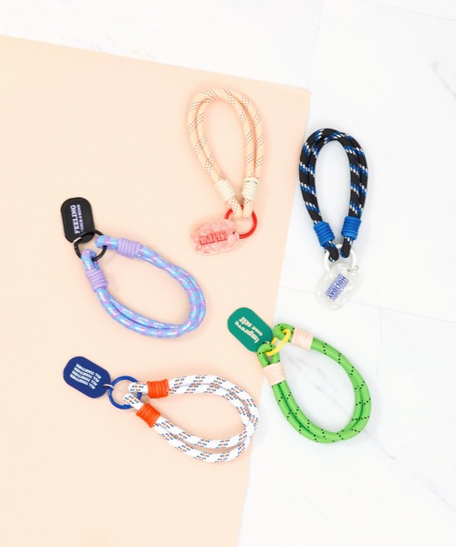 ACCOMMODE(アコモデ)の「アソートハンドストラップ / スマホストラップ(スマホグッズ・レディース・ブルー/ブラック/ホワイト/グリーン/ピンク・FREE)」の15枚目の写真