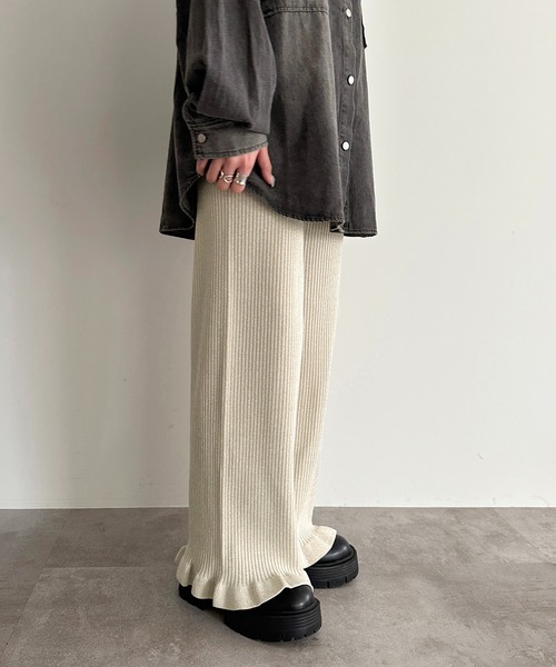 apres jour mignon(アプレジュールミニョン)の「ラメニットフリルパンツ【ZOZOTOWN限定アイテム】(その他パンツ・レディース・ブルー/ネイビー/パープル/ブラック/アイボリー・X-LARGE/MEDIUM/SMALL)」の9枚目の写真