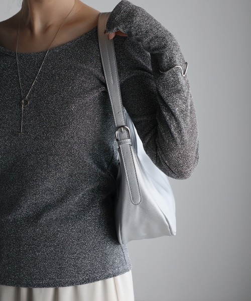 GUSCIO(グッシオ)の「【グッシオベーシック】ワンハンドルハーフムーンバッグ(トートバッグ・レディース・アイボリー/ブラック/シルバー/ダークブラウン・FREE)」の22枚目の写真