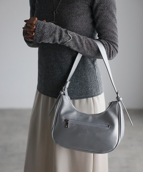 GUSCIO(グッシオ)の「【グッシオベーシック】ワンハンドルハーフムーンバッグ(トートバッグ・レディース・アイボリー/ブラック/シルバー/ダークブラウン・FREE)」の20枚目の写真