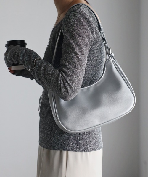 GUSCIO(グッシオ)の「【グッシオベーシック】ワンハンドルハーフムーンバッグ(トートバッグ・レディース・アイボリー/ブラック/シルバー/ダークブラウン・FREE)」の19枚目の写真