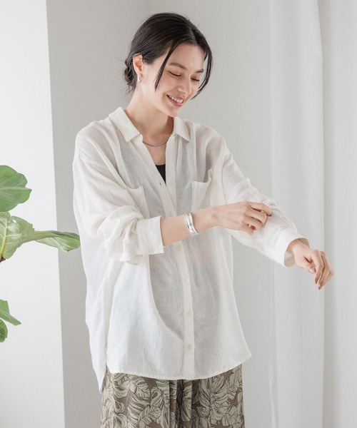 BAYFLOW(ベイフロー)の「リネンシャツ24(シャツ/ブラウス・レディース・オフホワイト/ブルー/ブラウン/ピンク/ネイビー/イエロー・SMALL/MEDIUM)」の2枚目の写真