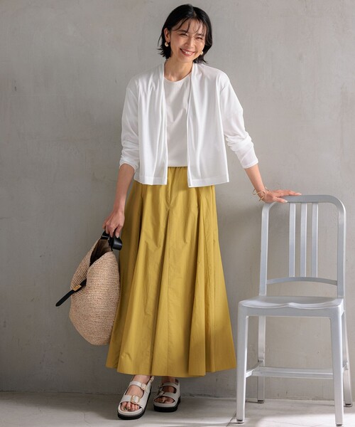 23区(ニジュウサンク)の「【洗える】ALBINIコーコラン シャツテール Tシャツ(Tシャツ/カットソー・レディース・ブラック系/ブルー系/ベージュ系/ホワイト系・32)」の8枚目の写真