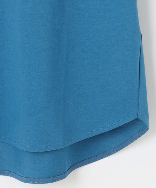 23区(ニジュウサンク)の「【洗える】ALBINIコーコラン シャツテール Tシャツ(Tシャツ/カットソー・レディース・ブラック系/ブルー系/ベージュ系/ホワイト系・32)」の13枚目の写真