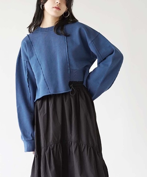 e-zakkamania stores（イーザッカマニアストアーズ）の「ダメージ ショートスウェット プルオーバー（スウェット・レディース・チャコール/ブルー・フリー）」の2枚目の写真