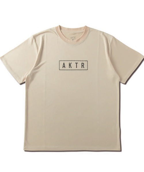 AKTR(アクター)の「AKTR SEASONAL AKTR LOGO SPORTS TEE(アクター シーズナル アクター ロゴ スポーツティー)(Tシャツ/カットソー・メンズ・パープル/ブルー/ベージュ系・MEDIUM/LARGE/X-LARGE/XX-LARGE)」の4枚目の写真