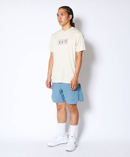 AKTR(アクター)の「AKTR SEASONAL AKTR LOGO SPORTS TEE(アクター シーズナル アクター ロゴ スポーツティー)(Tシャツ/カットソー・メンズ・パープル/ブルー/ベージュ系・MEDIUM/LARGE/X-LARGE/XX-LARGE)」の6枚目の写真