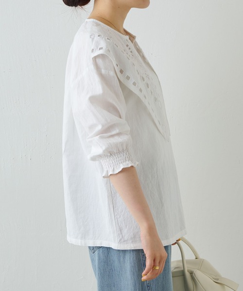 BEARDSLEY（ビアズリー）の「三角襟刺繍ブラウス（シャツ/ブラウス）」 - WEAR