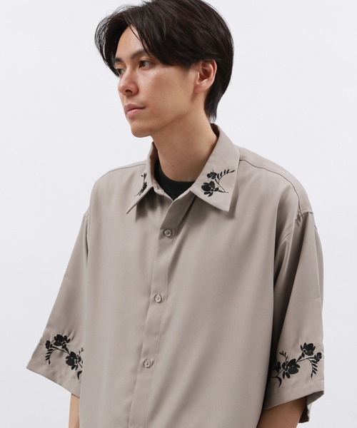 LAKOLE（ラコレ）の「フラワー刺繍シャツ半袖 / 128339（シャツ