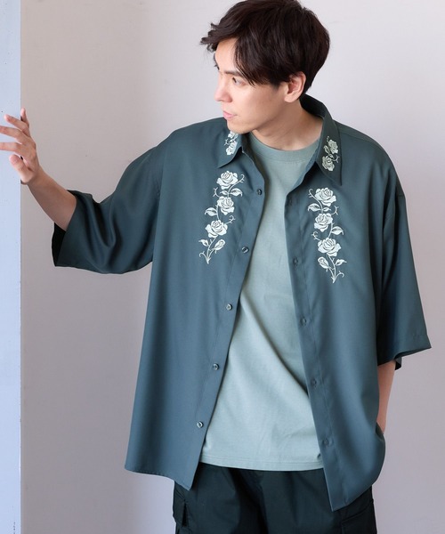 LAKOLE（ラコレ）の「フラワー刺繍シャツ半袖 / 128339（シャツ