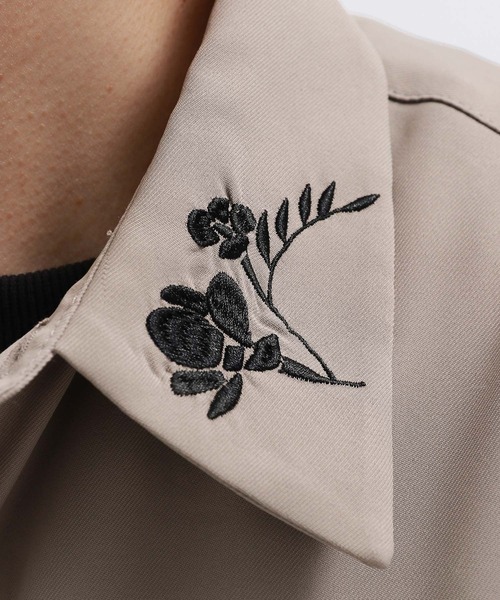 LAKOLE(ラコレ)の「フラワー刺繍シャツ半袖 / 128339(シャツ/ブラウス・メンズ・チャコール/ベージュ/ライトグレー/ブルー・MEDIUM/LARGE/X-LARGE)」の13枚目の写真