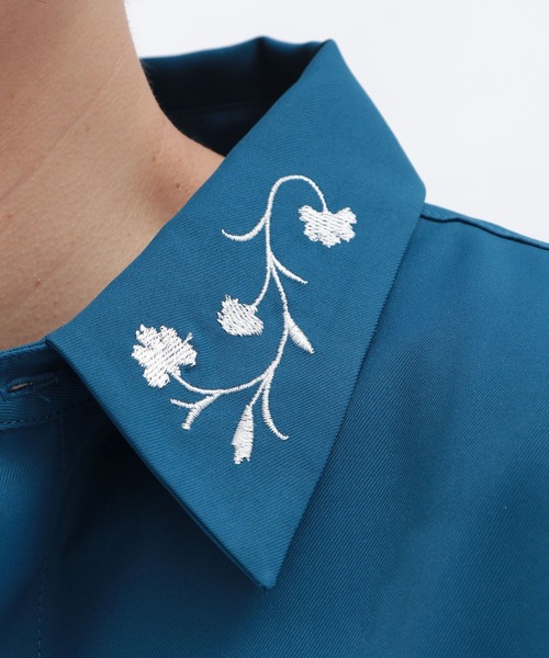 LAKOLE（ラコレ）の「フラワー刺繍シャツ半袖 / 128339（シャツ