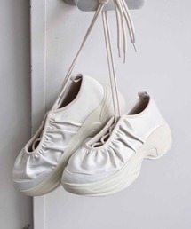 PICCIN（ピッチン）の「シャーリングレースアップ厚底スニーカー（スニーカー）」