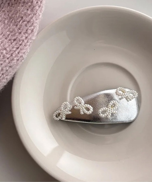 ammy.(エイミードット)の「【 ammy. / エイミードット 】 ミニ パール リボン ヘアピン(ヘアピン・レディース・シルバー/ピンク/ブラック/ライトブルー/ホワイト・FREE)」の5枚目の写真