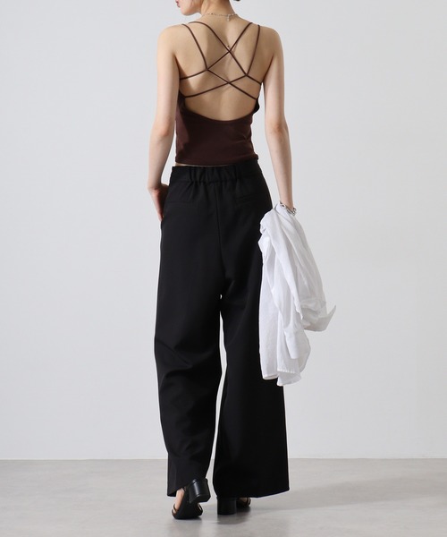 Y/lim(イリム)の「カップ付きバッククロスストラップキャミソール(キャミソール・レディース・ブラック/オフホワイト/グレー/ブラウン/ブラック系・FREE)」の22枚目の写真