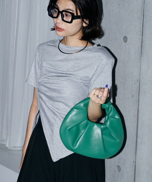 LIENCOEUR（リアンクール）の「アシンメトリーギャザーTシャツ（Tシャツ/カットソー・レディース・ホワイト/ブラック/グレー・FREE）」の3枚目の写真