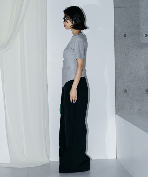 LIENCOEUR（リアンクール）の「アシンメトリーギャザーTシャツ（Tシャツ/カットソー・レディース・ホワイト/ブラック/グレー・FREE）」の5枚目の写真