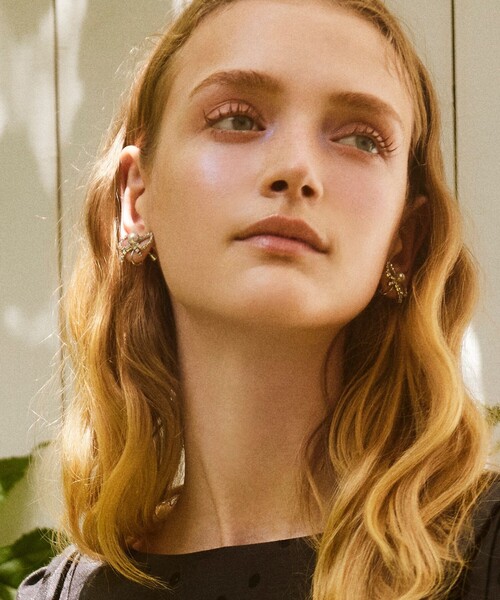TOCCA(トッカ)の「GLITTER RIBBON EARRINGS イヤリング(イヤリング・レディース・ゴールド系/ブラック系/ホワイト系・F)」の8枚目の写真